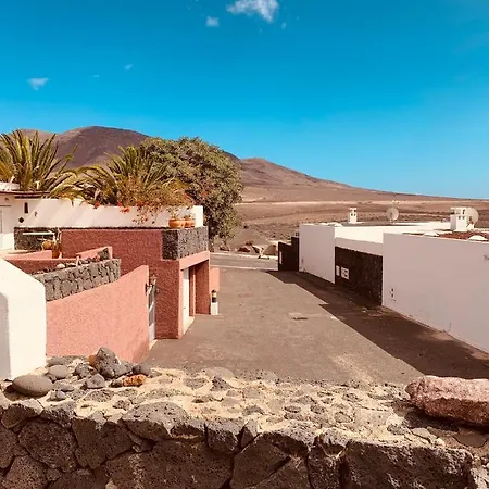 Lovely D'ogna, Las Coloradas, Playa Papagayo بلايا بلانكا